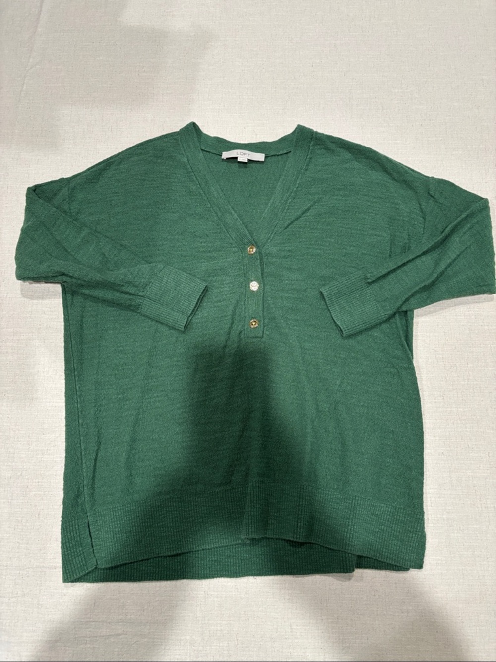 🥦 LOFT Emerald Green V-Neck Button Knit Top 3/4 sleeves size Medium